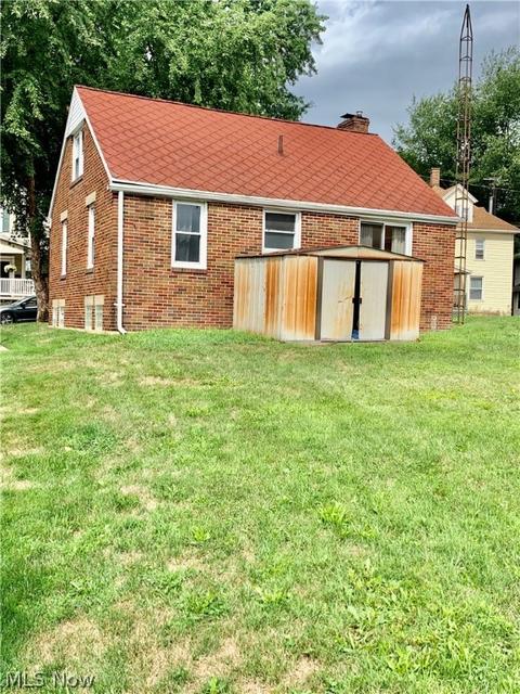 706 9th St NE, Massillon, OH 44646 photo 4
