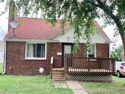 706 9th St NE, Massillon, OH 44646 photo 1