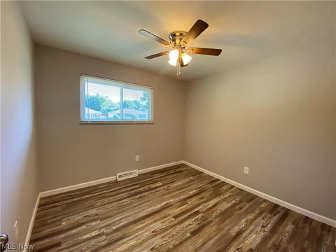 15009 Kennerdown Ave, Maple Heights, OH 44137 photo 11