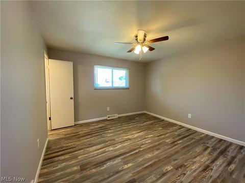 15009 Kennerdown Ave, Maple Heights, OH 44137 photo 9