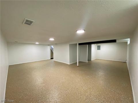 15009 Kennerdown Ave, Maple Heights, OH 44137 photo 13