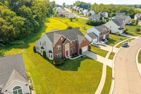 6672 List St NW, Canton, OH 44708 photo 1