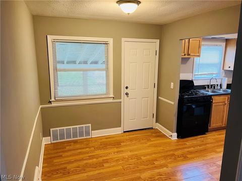 428 E 272nd St, Euclid, OH 44132 photo 5