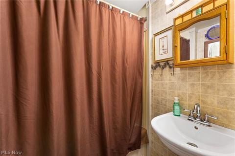 161 Perry St, Struthers, OH 44471 photo 13
