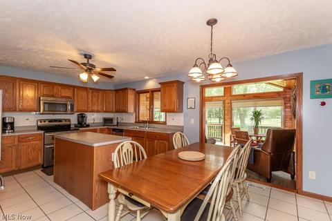29491 White Rd, Willoughby Hills, OH 44092 photo 7