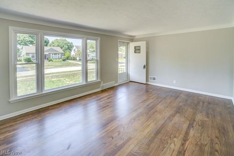 2165 E 290th St, Wickliffe, OH 44092 photo 10
