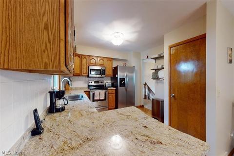 276 Windward Dr, Elyria, OH 44035 photo 12