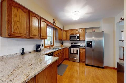 276 Windward Dr, Elyria, OH 44035 photo 10