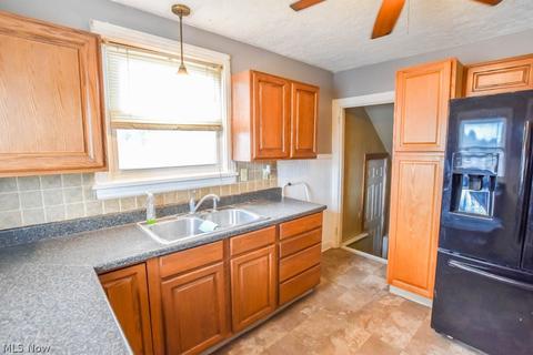 2905 Nicholas Pl NW, Canton, OH 44708 photo 4