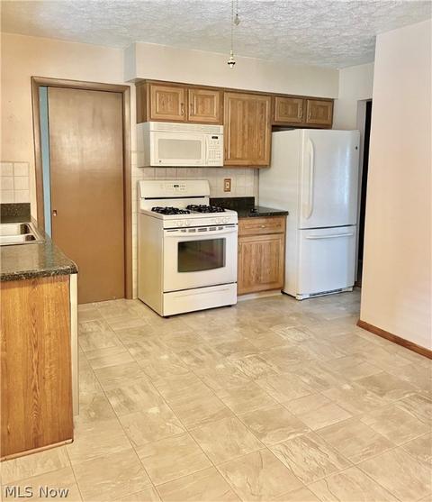 7609 Ann Arbor Dr, Parma, OH 44130 photo 9