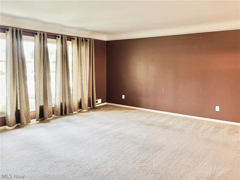 7609 Ann Arbor Dr, Parma, OH 44130 photo 3