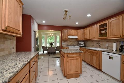 34875 Mcafee Dr, Solon, OH 44139 photo 8