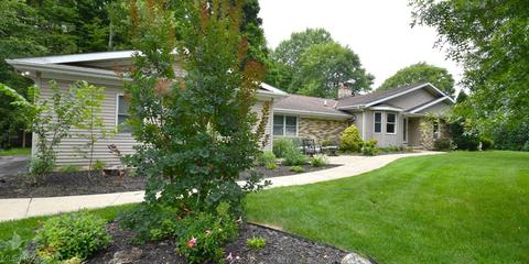 34875 Mcafee Dr, Solon, OH 44139 photo 2