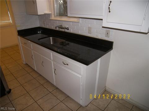 141 E 192nd St, Euclid, OH 44119 photo 7