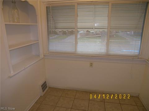 141 E 192nd St, Euclid, OH 44119 photo 10