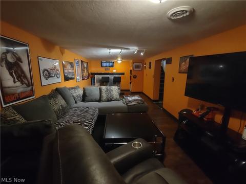 644 Cambridge Ave, Elyria, OH 44035 photo 16