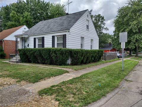 644 Cambridge Ave, Elyria, OH 44035 photo 3