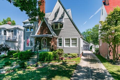 245 E 216th St, Euclid, OH 44123 photo 1