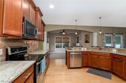 5813 Birmingham Rd NE, Canton, OH 44721 photo 4