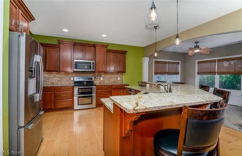 5813 Birmingham Rd NE, Canton, OH 44721 photo 5