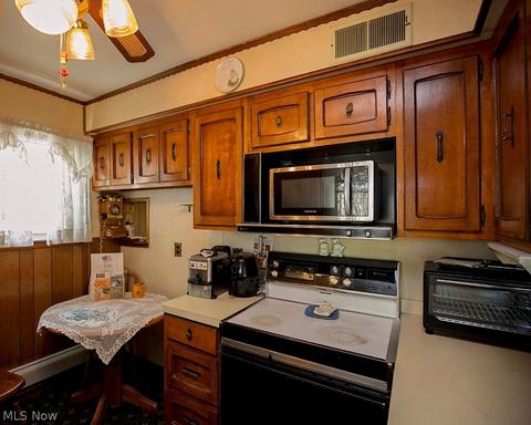 253 Wesley Ave, Elyria, OH 44035 photo 6