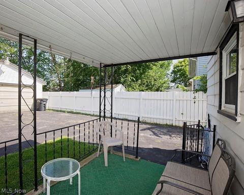 253 Wesley Ave, Elyria, OH 44035 photo 2