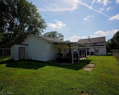 253 Wesley Ave, Elyria, OH 44035 photo 4