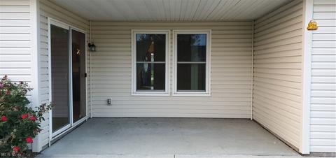 106 Fallingwater Dr, Elyria, OH 44035 photo 6