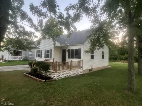1239 Maple Dr, Lorain, OH 44052 photo 3