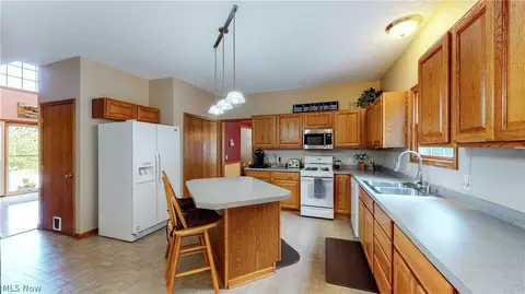 320 Chadwick Dr, Aurora, OH 44202 photo 12