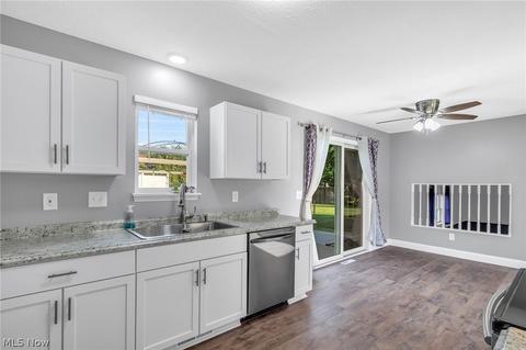 462 Bayberry Dr, Elyria, OH 44035 photo 8