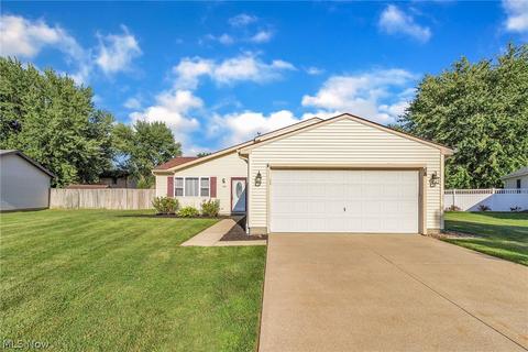 462 Bayberry Dr, Elyria, OH 44035 photo 2