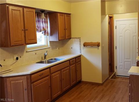 848 Salem Ave, Elyria, OH 44035 photo 2