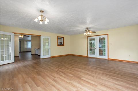 5280 Elyria Ave, Lorain, OH 44055 photo 10