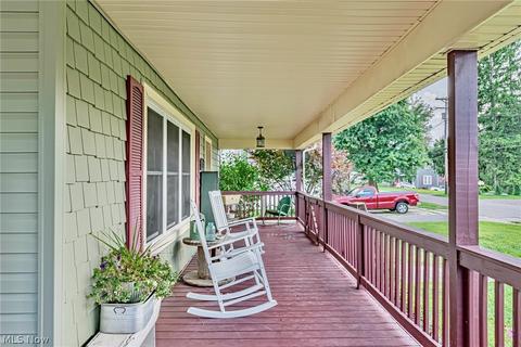 154 Maple St, Dillonvale, OH 43917 photo 5