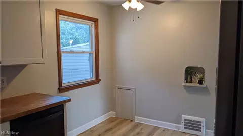 29946 Elgin Rd, Wickliffe, OH 44092 photo 11