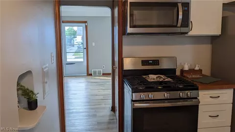 29946 Elgin Rd, Wickliffe, OH 44092 photo 13