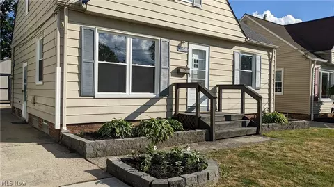 29946 Elgin Rd, Wickliffe, OH 44092 photo 3