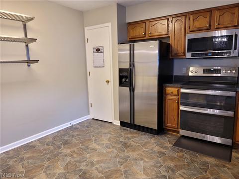 290 Xavier St, Elyria, OH 44035 photo 7