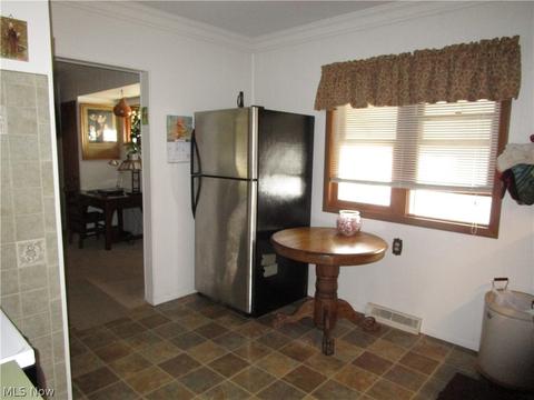 1529 E 294th St, Wickliffe, OH 44092 photo 4