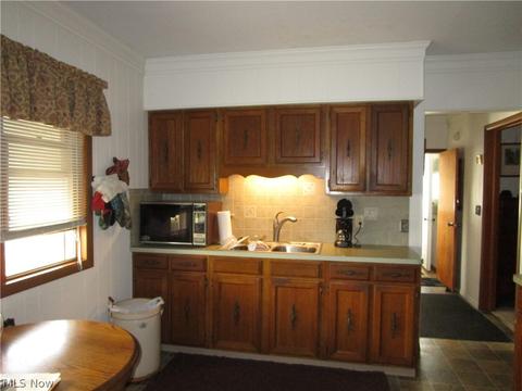 1529 E 294th St, Wickliffe, OH 44092 photo 3