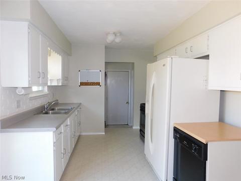 852 Salem Ave, Elyria, OH 44035 photo 18