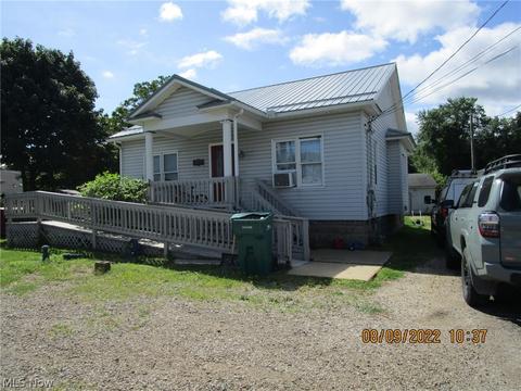 3032 W Prospect Rd, Ashtabula, OH 44004 photo 2
