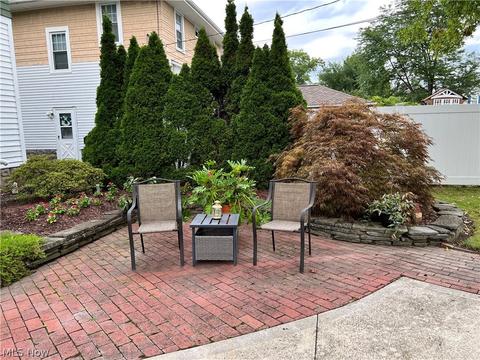 808 Park Ave, Elyria, OH 44035 photo 3