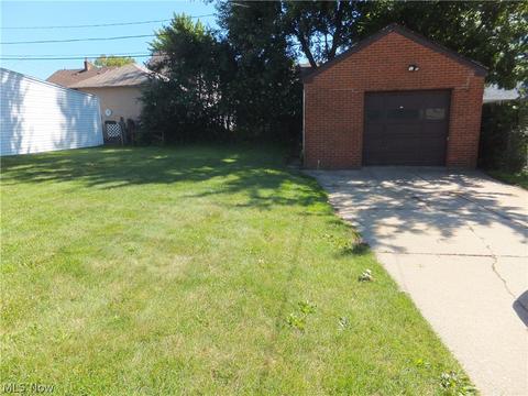 8325 Snow Rd, Parma, OH 44129 photo 17