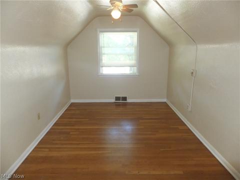8325 Snow Rd, Parma, OH 44129 photo 10