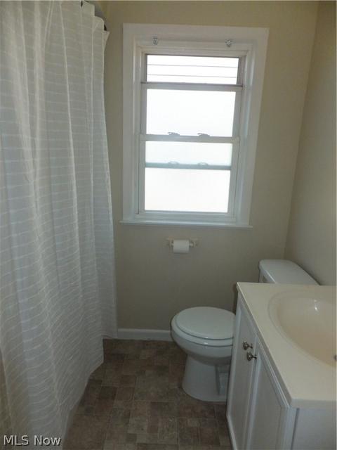 8325 Snow Rd, Parma, OH 44129 photo 8