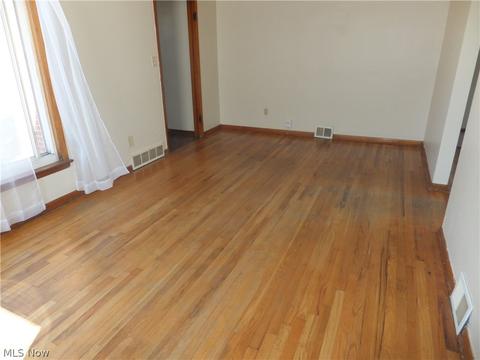 8325 Snow Rd, Parma, OH 44129 photo 3