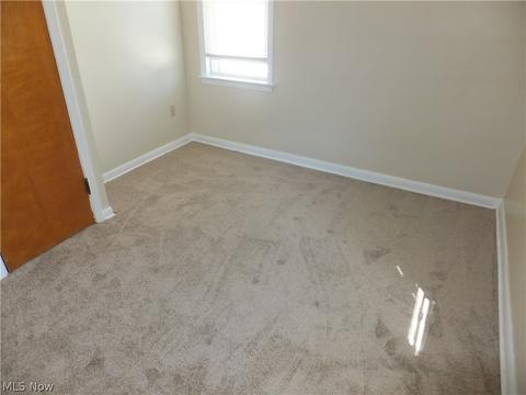 8325 Snow Rd, Parma, OH 44129 photo 7