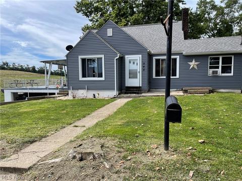 245 Maple St, Dillonvale, OH 43917 photo 1